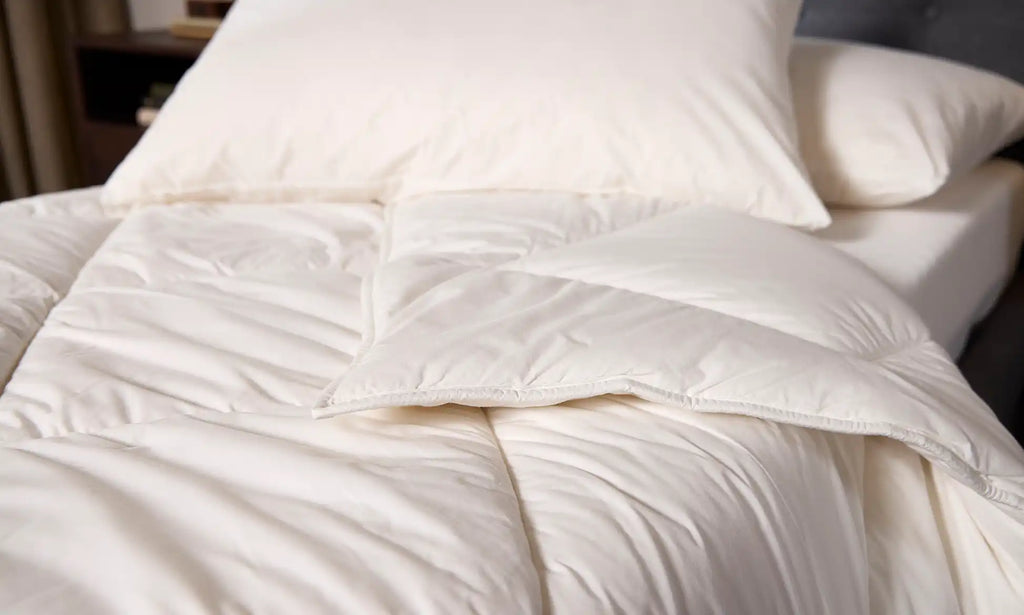 Opera Beds 100% Natural Wool Duvet - Temperature Regulating Hypoallergenic Comforter - Detail View 3